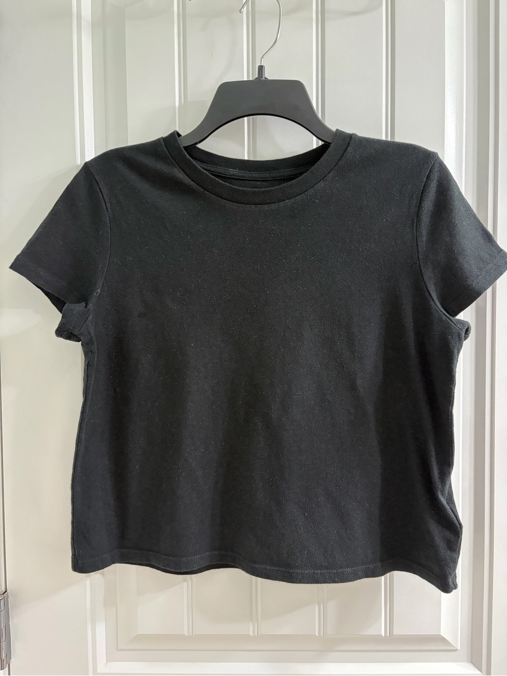 GAP Black Short Sleeve Crewneck Tee